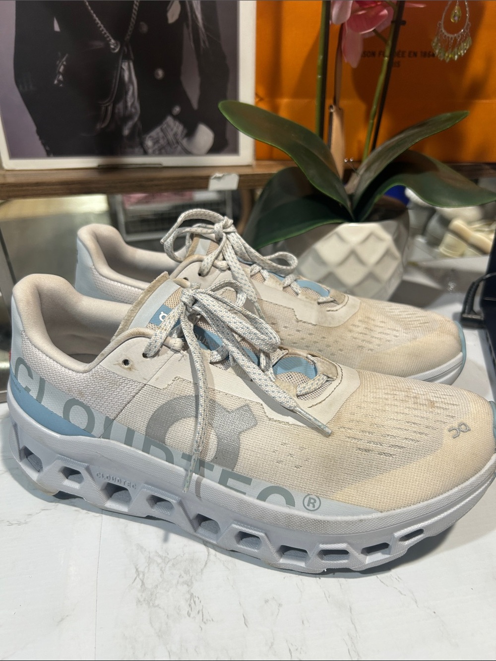 On Cloud Cloudmonster Women’s 9.5 White Blue CloudTec Running Sneakers